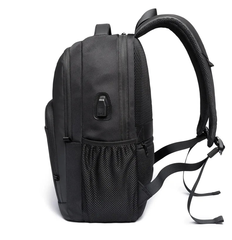 Mochila masculina com carregamento USB